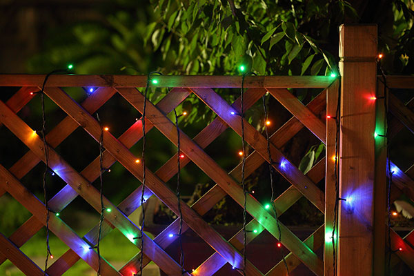 SOLARNA LED RAZSVETLJAVA NA NITI 0,5W 25 KOS. RGBY