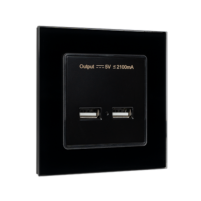 Dvojna USB vtičnica v črnem steklenem okvirju